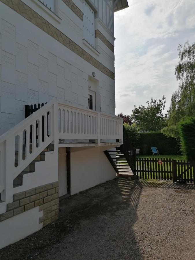 A La "Georgette" Et Son Jardin Avec Parking Apartman Villers-sur-Mer Kültér fotó